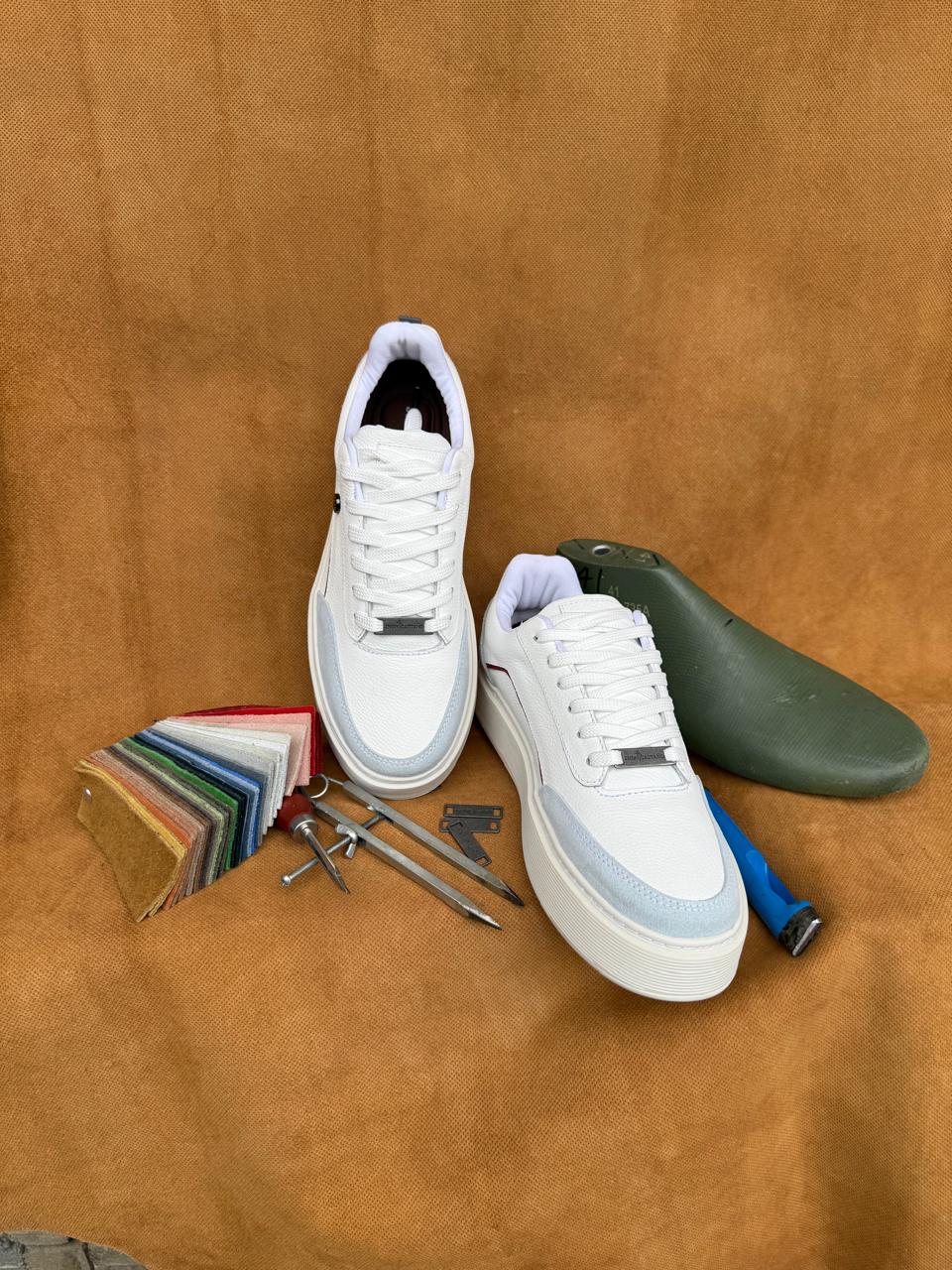 CALZADO DE HOMBRE EN CUERO REF: BRUMA BLANCO