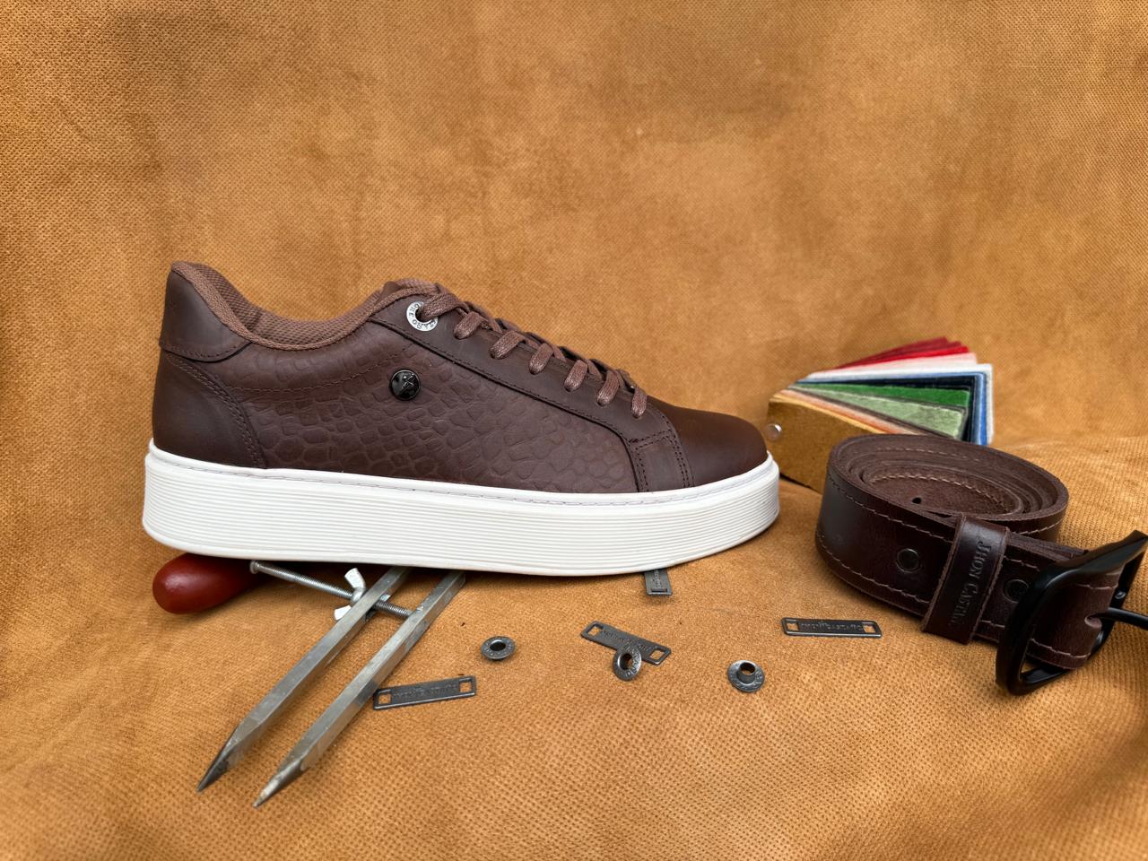 CALZADO PARA HOMBR EN CUERPO REF: RAIZ CAFE