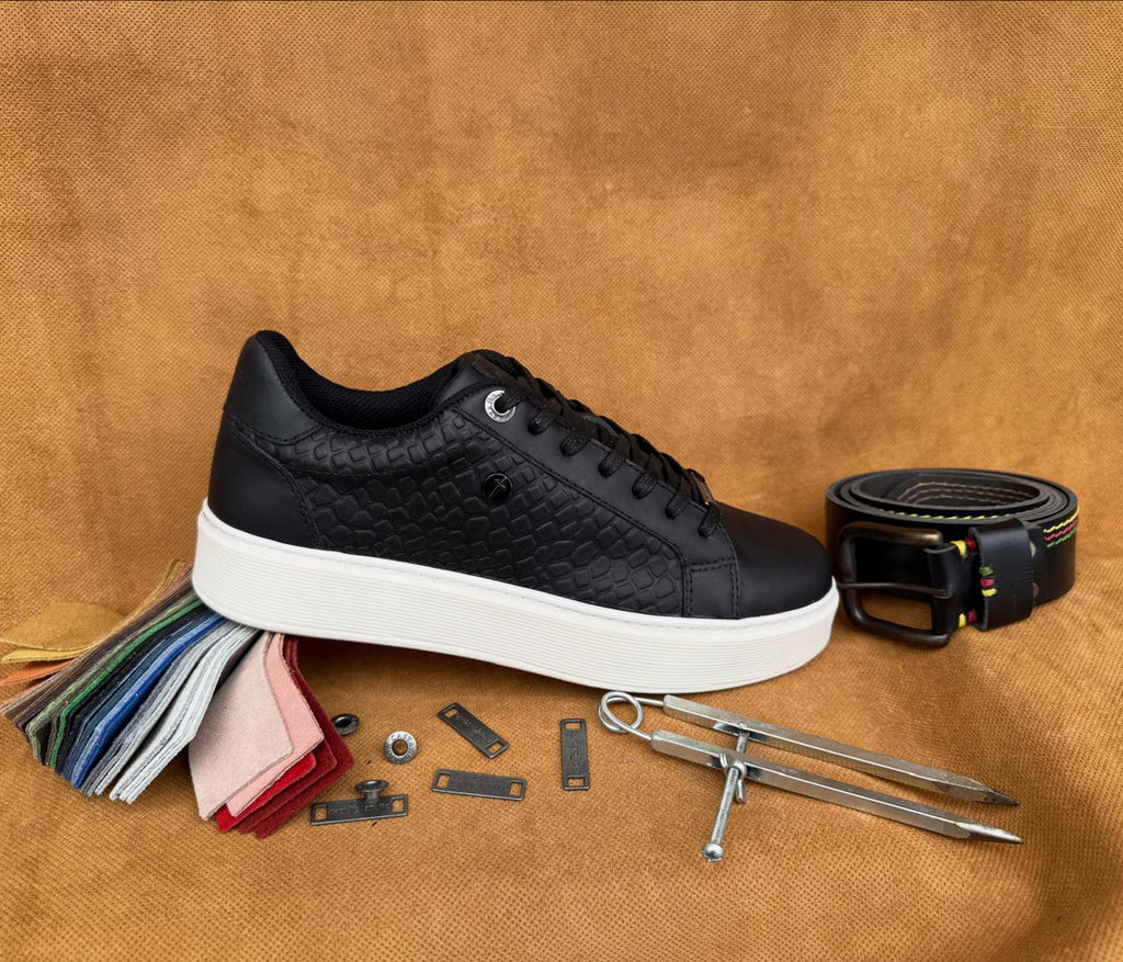 CALZADO PARA HOMBRE EN CUERO REF: VOLCAN NEGRO