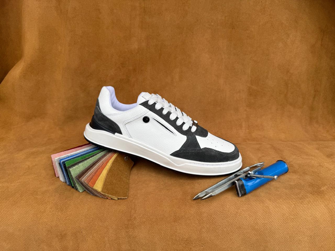 CALZADO PARA HOMBRE EN CUERO REF:FULGOR BLANCO