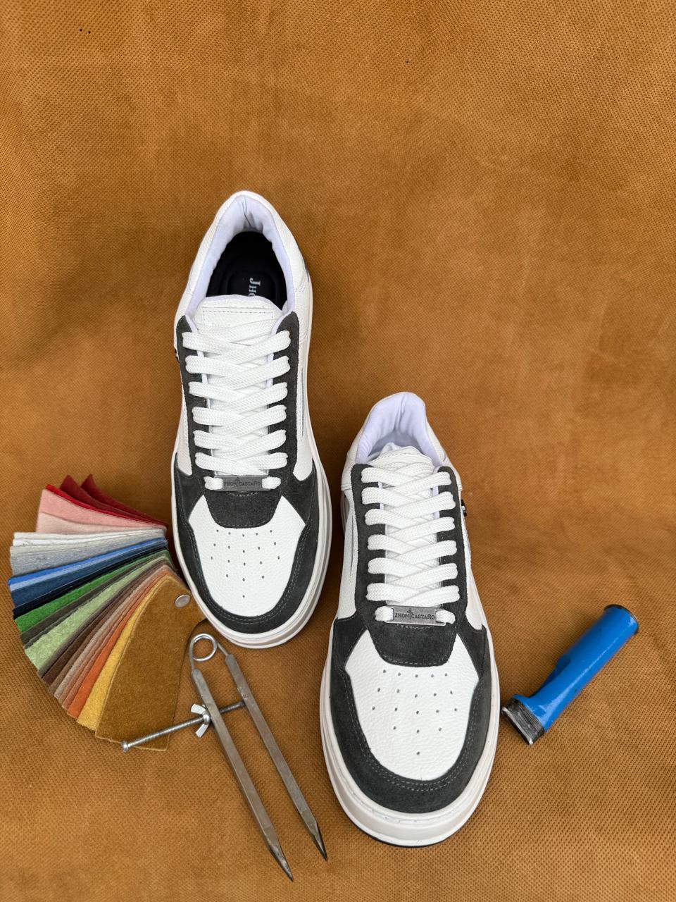 CALZADO PARA HOMBRE EN CUERO REF:FULGOR BLANCO