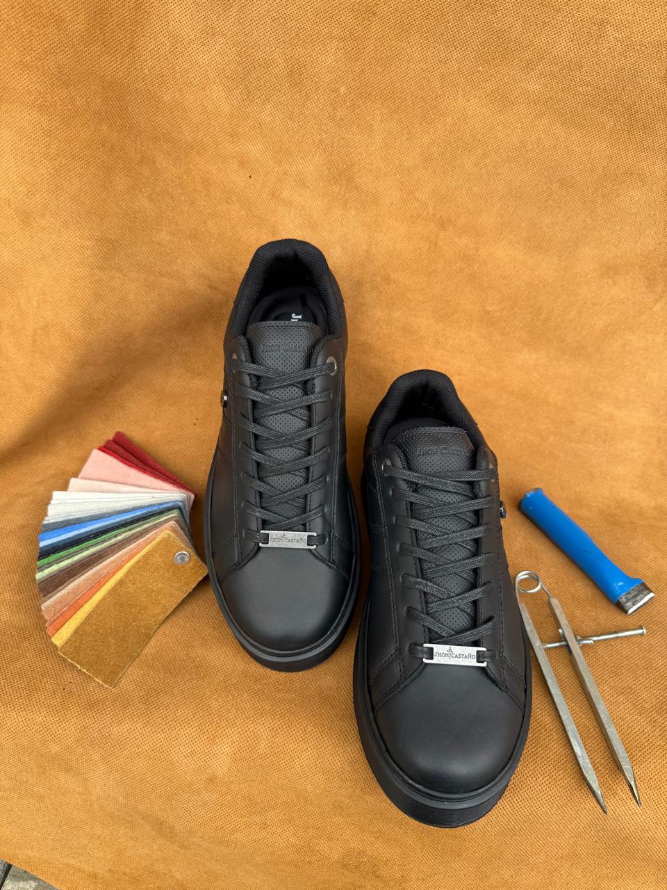 CALZADO PARA HOMBRE EN CUERO REF ONIX NEGRO